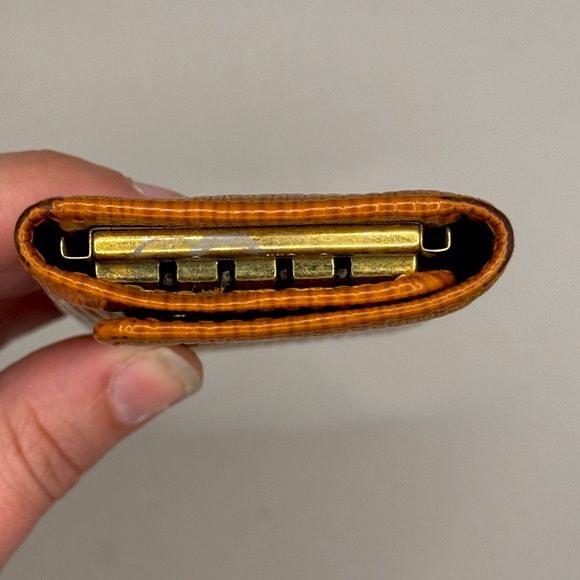 Vintage LV Brown Epi Leather 4-Key Holder - Picture 7 of 7